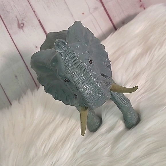 2020 Animal Planet Realistic African Elephant Battery Operated Sound Making Toy - Picture 6 of 17